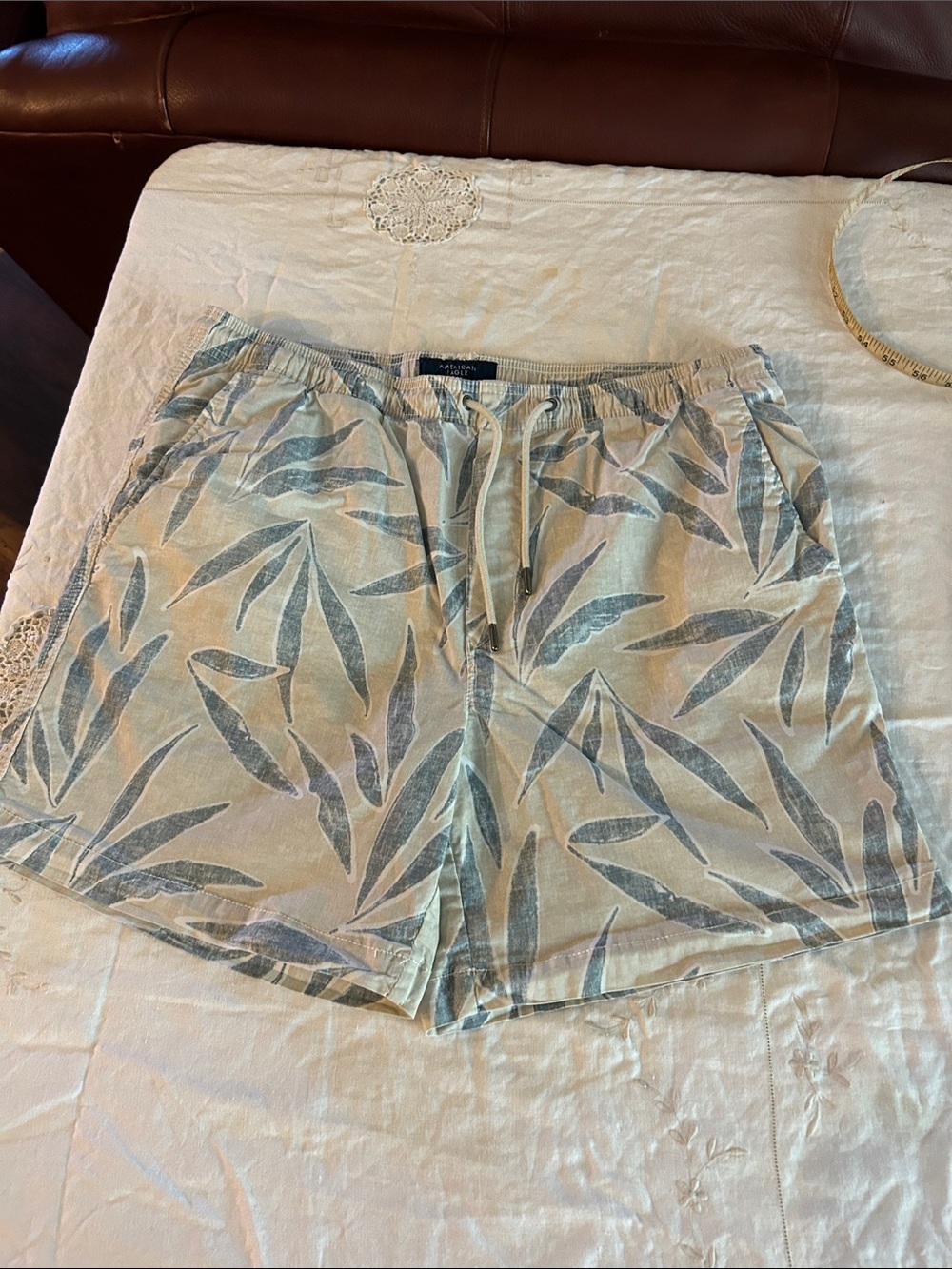 American Eagle Outfitters Beige Shorts with Blue Leaf Print sz L